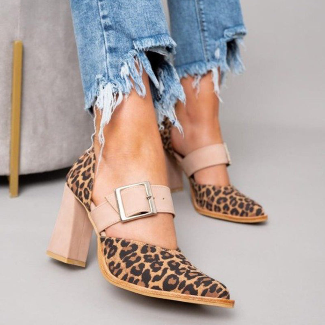 Elegante, bequeme Pumps mit Spitzendetails – Produktansicht 1