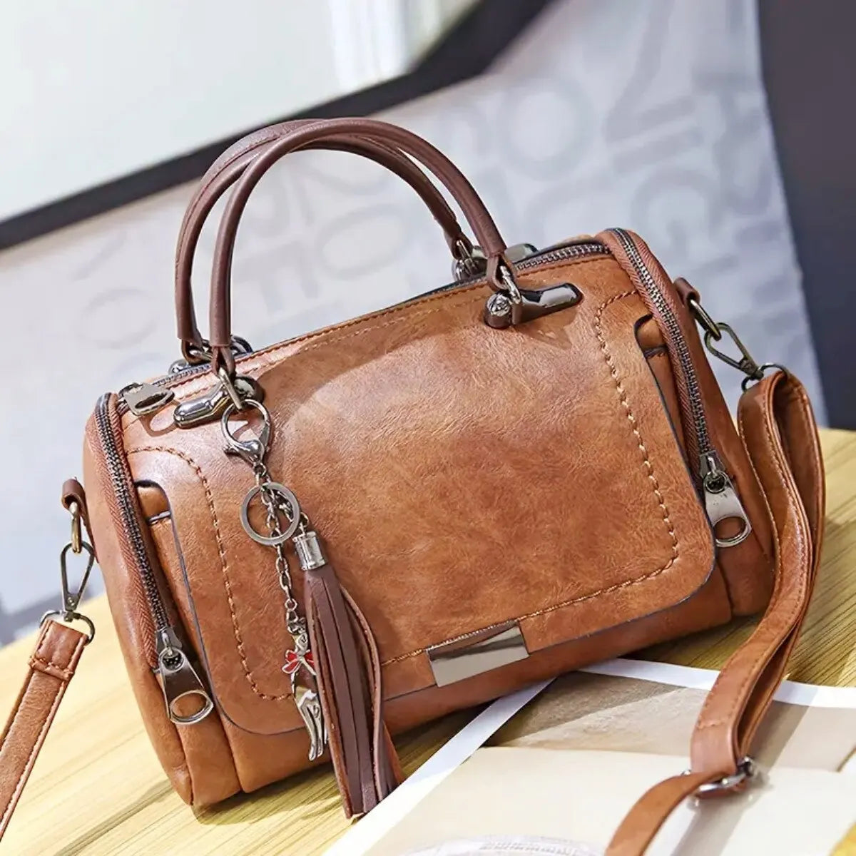 Tasche aus strukturiertem Leder – Produktansicht 1