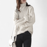 Luxuriöser Rollkragenpullover aus weichem Strick – Produktansicht 2