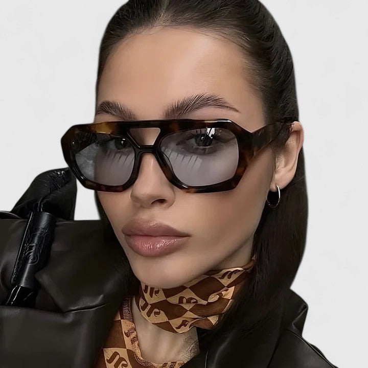 Stilvolle Sonnenbrille für jeden Anlass im Animal-Print – Produktansicht 1