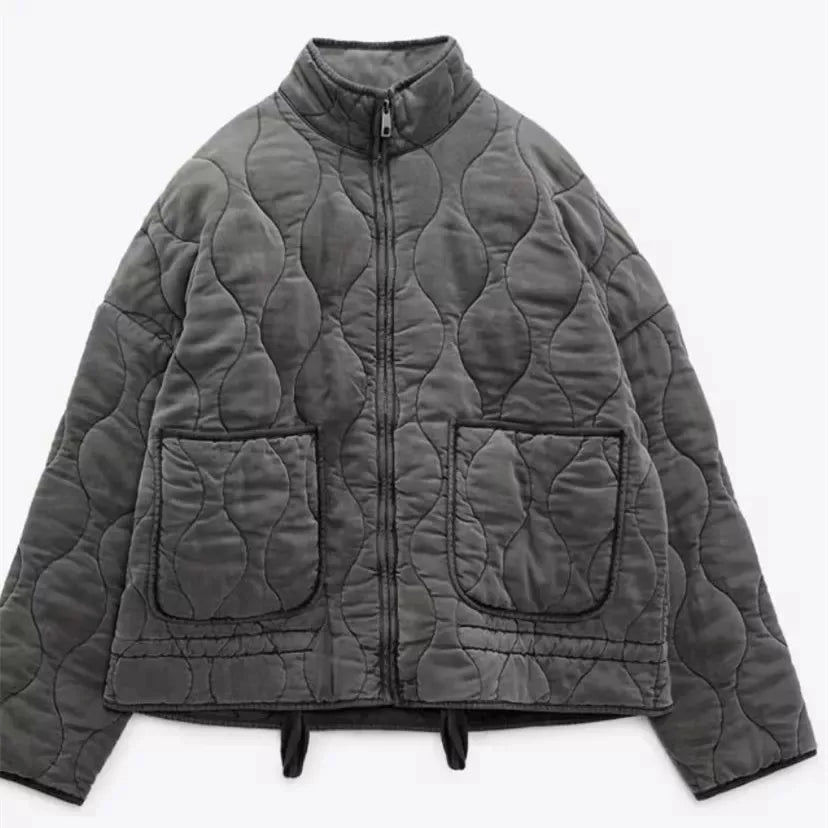 Alltagsjacke mit Taschendetails – Produktansicht 4