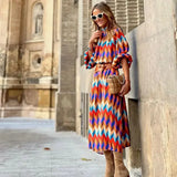 Bequemes Kleid mit buntem geometrischem Muster – Produktansicht 4