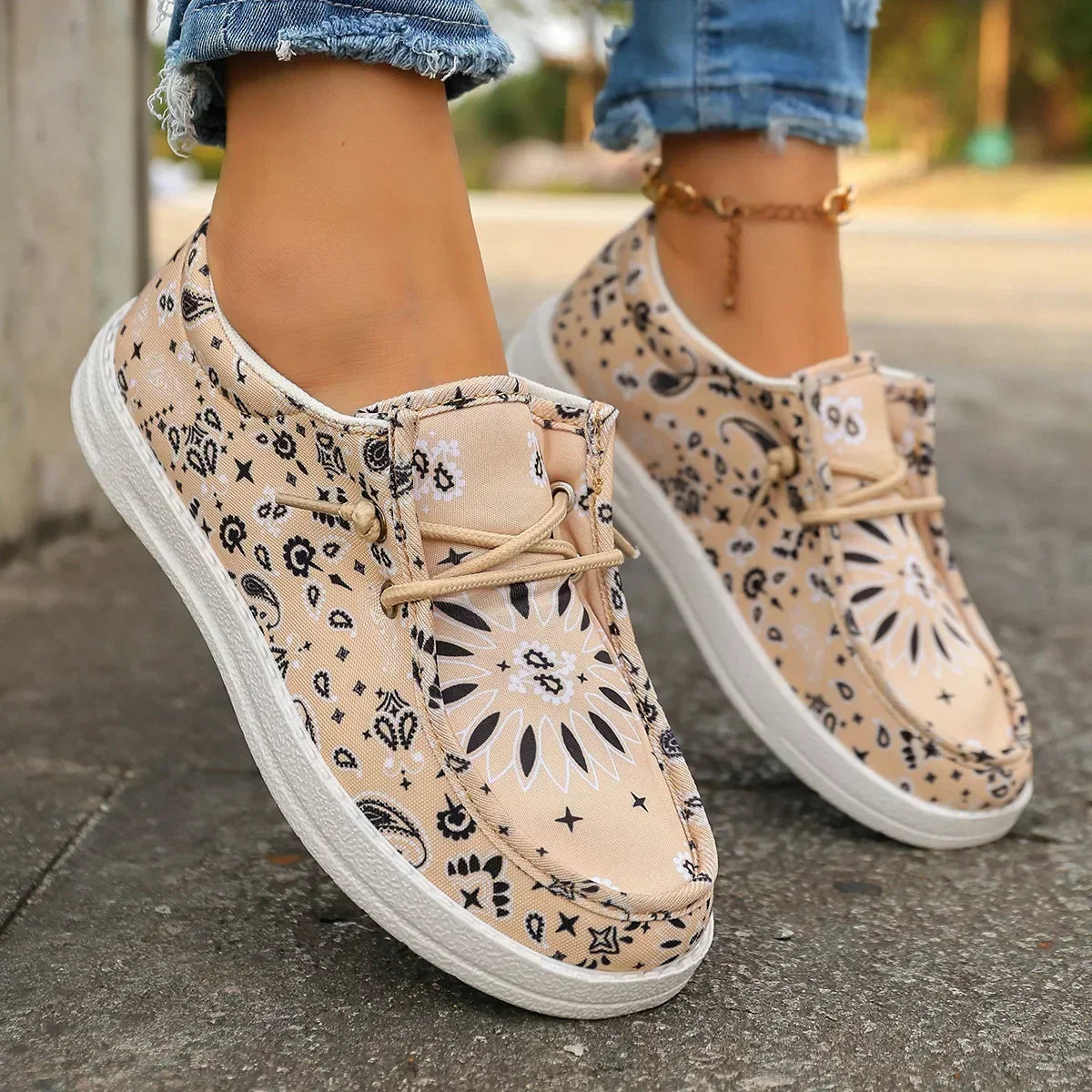 Leichte und bequeme Schuhe im Boho-Stil – Produktansicht 2