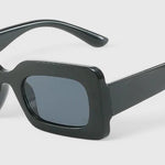 Sonnenbrille mit UV400-Gläsern und klarer Form – Produktansicht 1