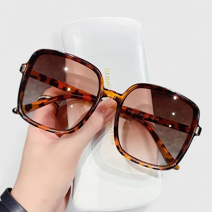Sonnenbrille mit eckiger Fassung für jeden Tag – Produktansicht 3