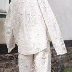Elegantes Set aus Oberteil und Hose mit feiner Stickerei – Produktansicht 4
