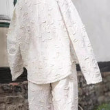Elegantes Set aus Oberteil und Hose mit feiner Stickerei – Produktansicht 4