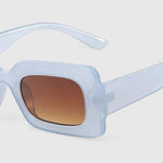 Sonnenbrille mit UV400-Gläsern und klarer Form – Produktansicht 2