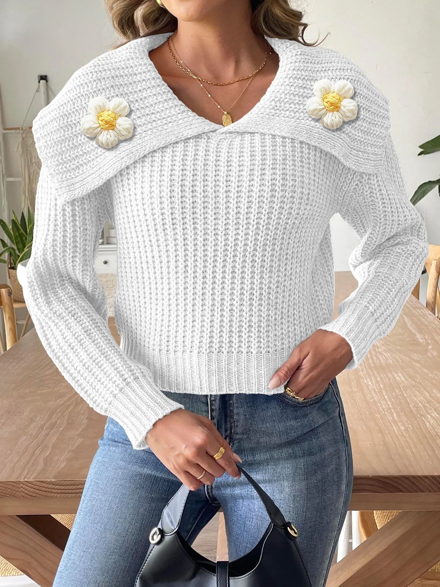 Eleganter Pullover mit verspieltem Blütenkragen – Produktansicht 6