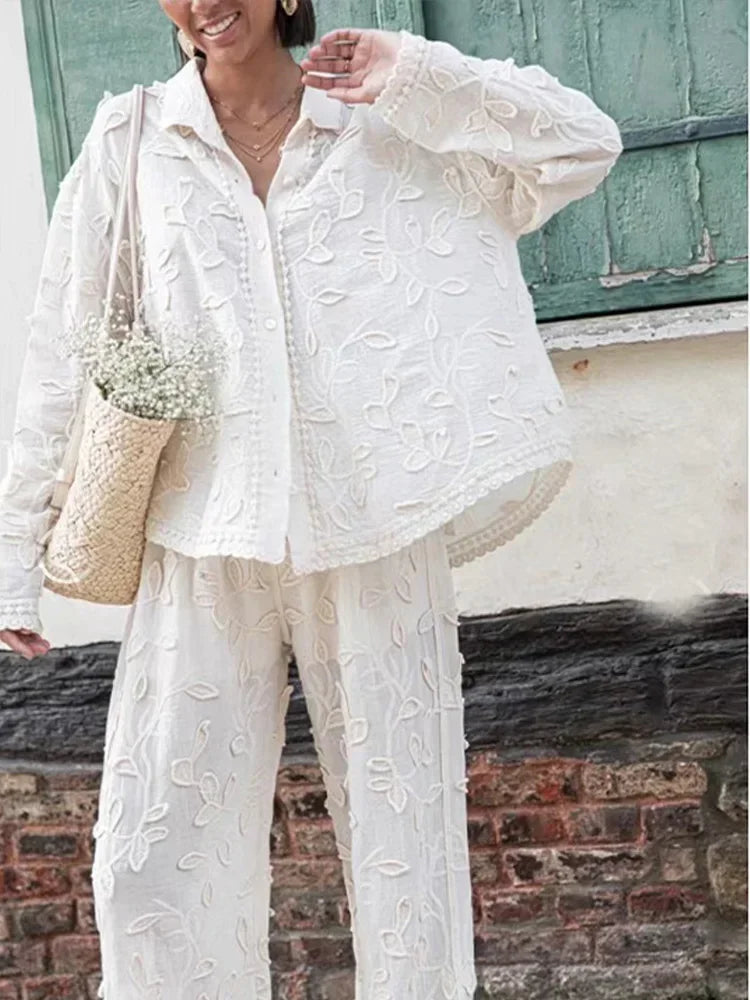 Elegantes Set aus Oberteil und Hose mit feiner Stickerei – Produktansicht 7
