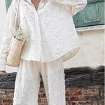 Elegantes Set aus Oberteil und Hose mit feiner Stickerei – Produktansicht 7