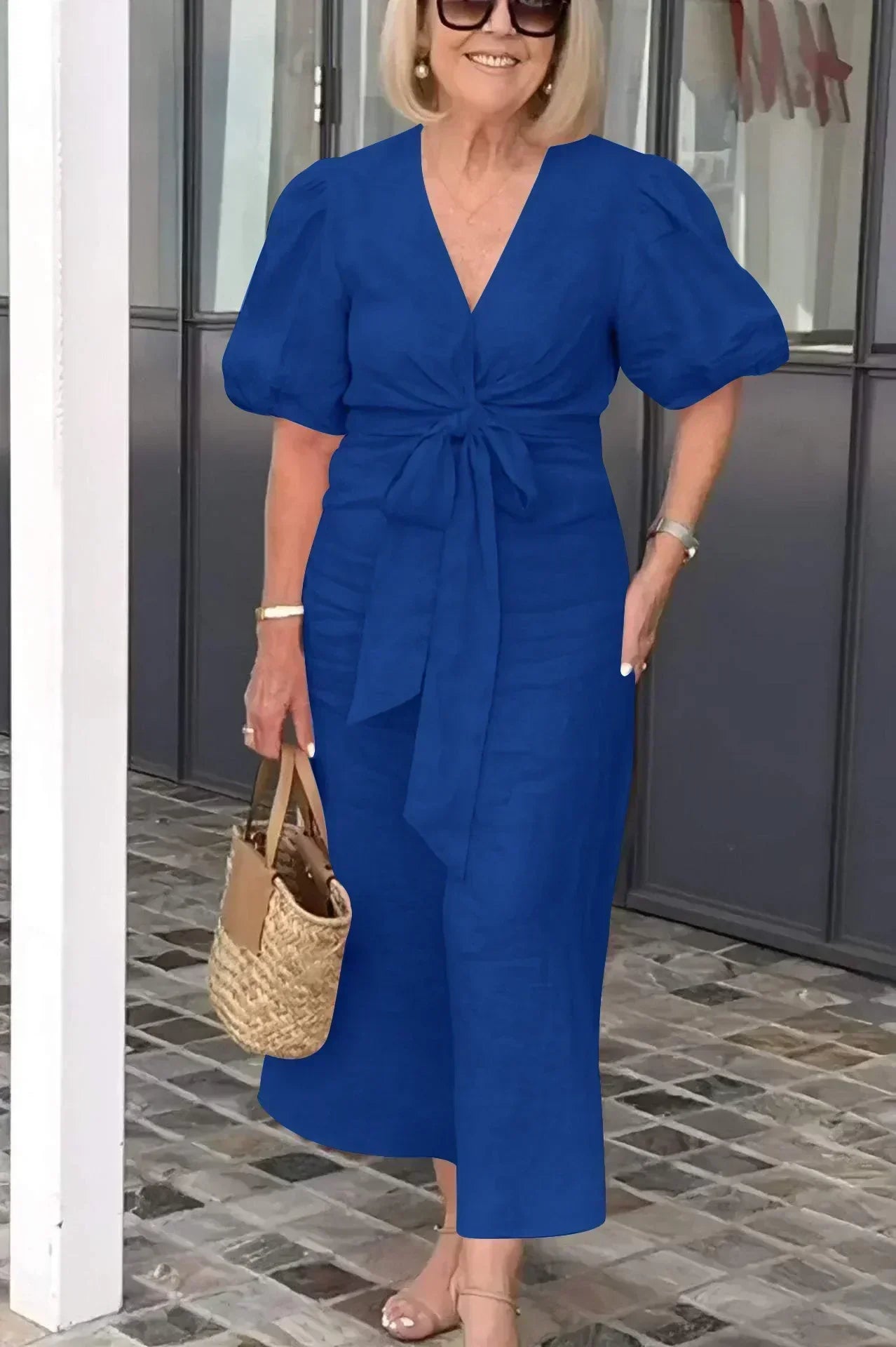 Elegantes Midikleid mit V-Ausschnitt – Produktansicht 10