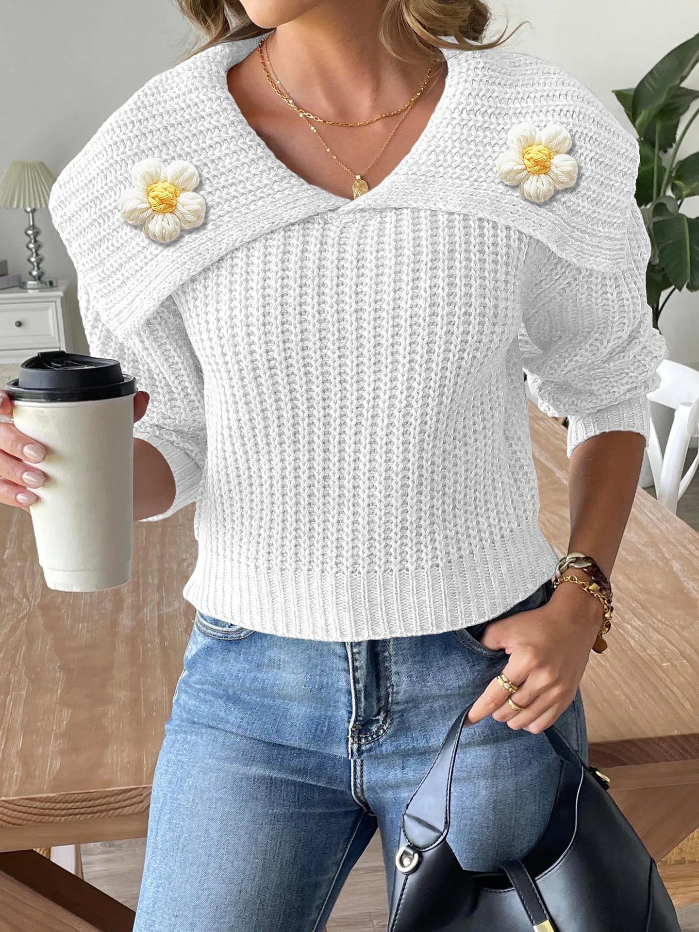 Eleganter Pullover mit verspieltem Blütenkragen – Produktansicht 7