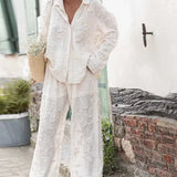 Elegantes Set aus Oberteil und Hose mit feiner Stickerei – Produktansicht 1