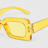 Sonnenbrille mit UV400-Gläsern und klarer Form – Produktansicht 16