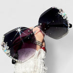 Stilvolle Sonnenbrille für jeden Anlass mit funkelnden Details – Produktansicht 3