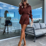 Elegantes zweiteiliges Ensemble mit Kleid mit Spitzendetails – Produktansicht 18