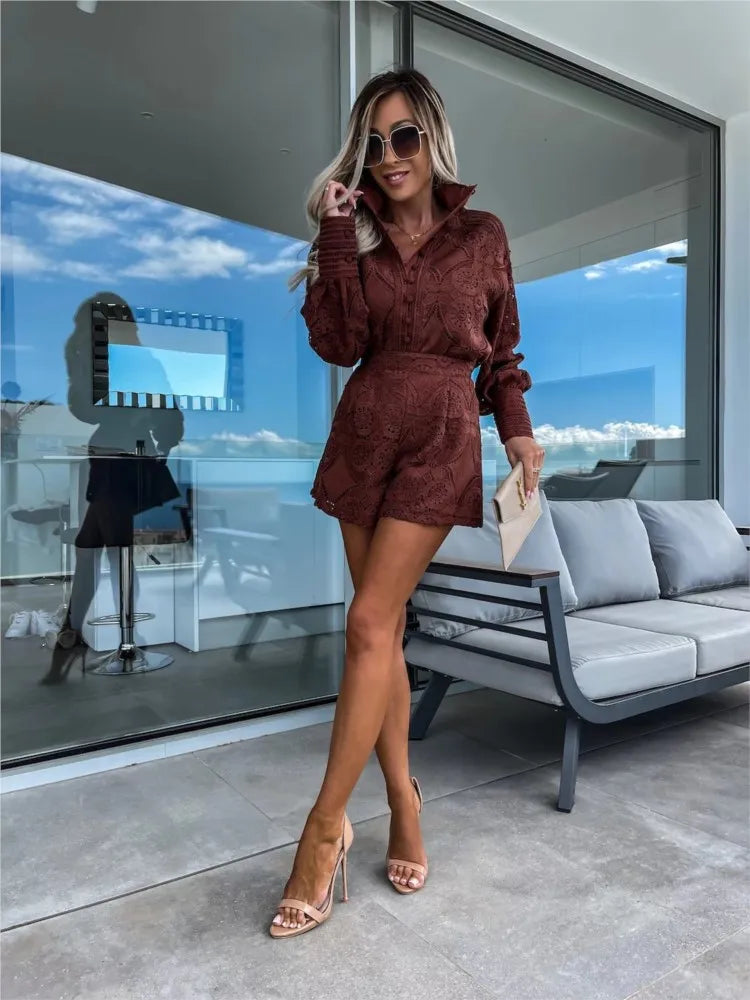 Elegantes zweiteiliges Ensemble mit Kleid mit Spitzendetails – Produktansicht 12