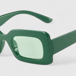 Sonnenbrille mit UV400-Gläsern und klarer Form – Produktansicht 10