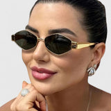 Markante Sonnenbrille im geradlinigen Design – Produktansicht 6