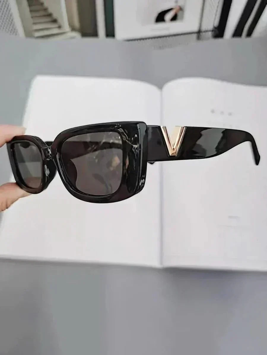 Stylische Sonnenbrille – Produktansicht 5