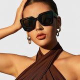 Stilvolle Sonnenbrille für jeden Anlass – Produktansicht 3