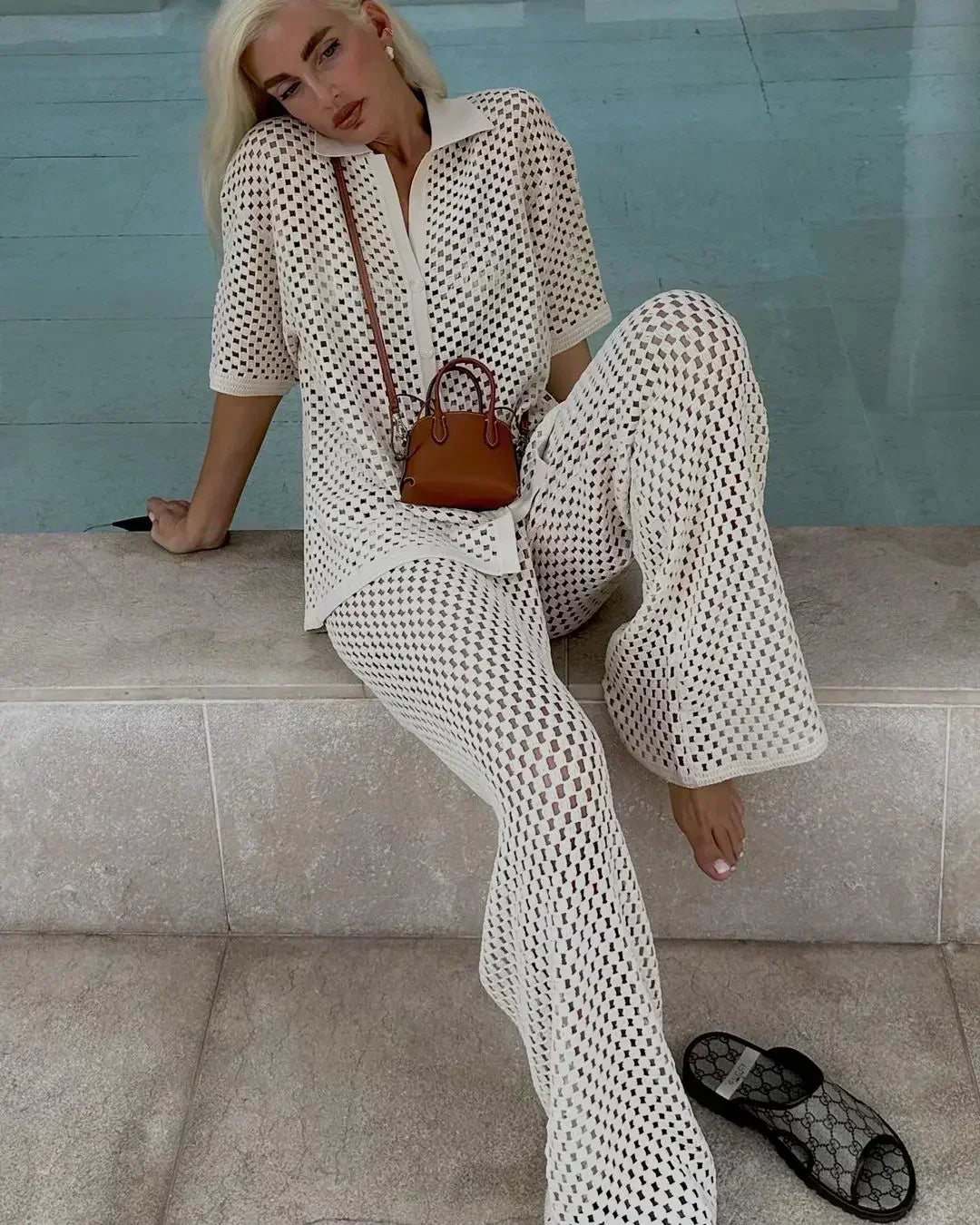 Elegantes Set aus Oberteil und Hose im Streifendesign – Produktansicht 3