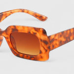 Sonnenbrille mit UV400-Gläsern und klarer Form – Produktansicht 18