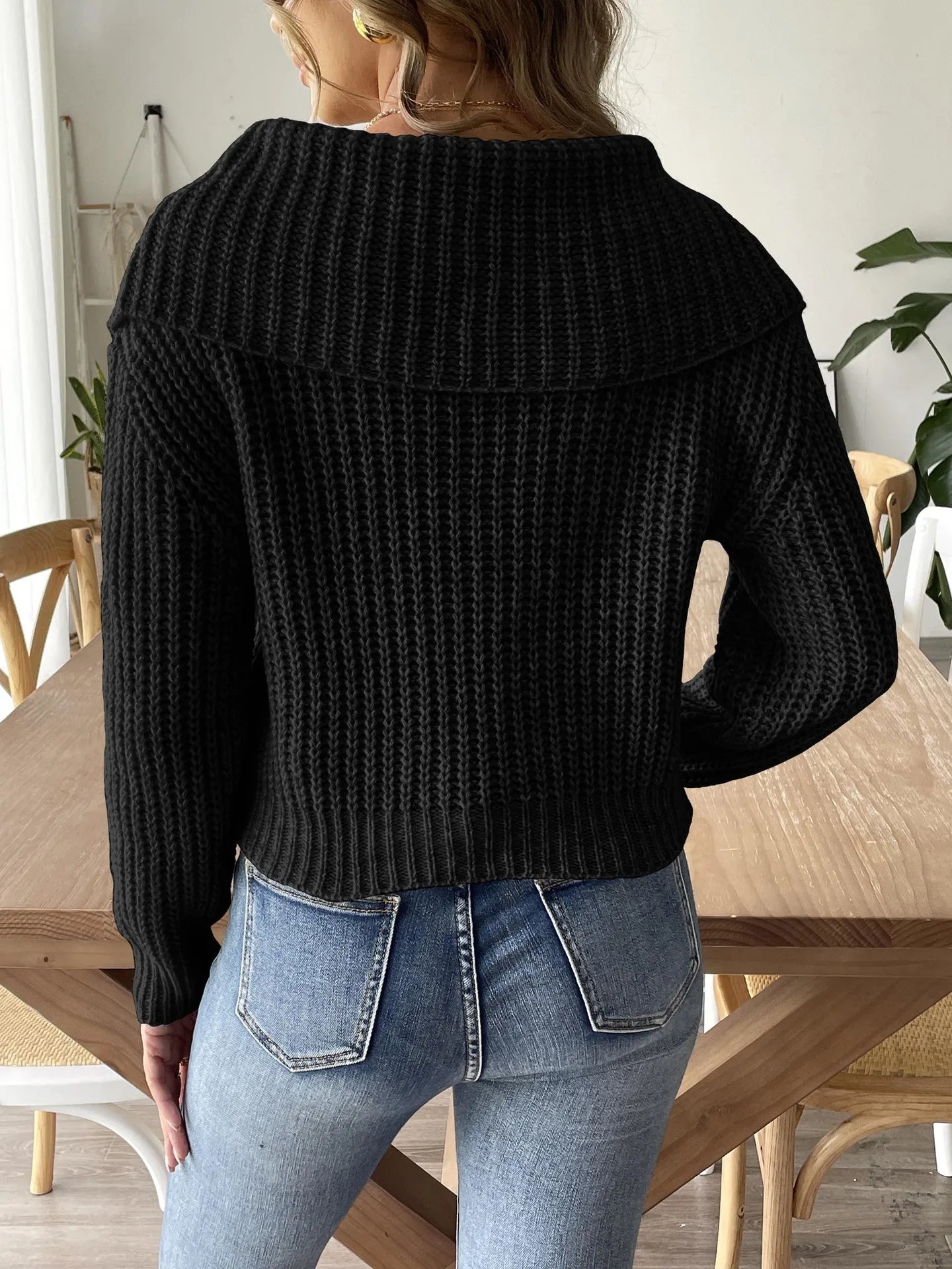 Eleganter Pullover mit verspieltem Blütenkragen – Produktansicht 5