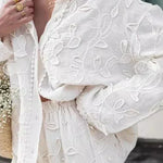 Elegantes Set aus Oberteil und Hose mit feiner Stickerei – Produktansicht 3