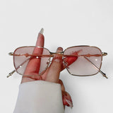 Sonnenbrille mit kantiger Fassung – Produktansicht 9
