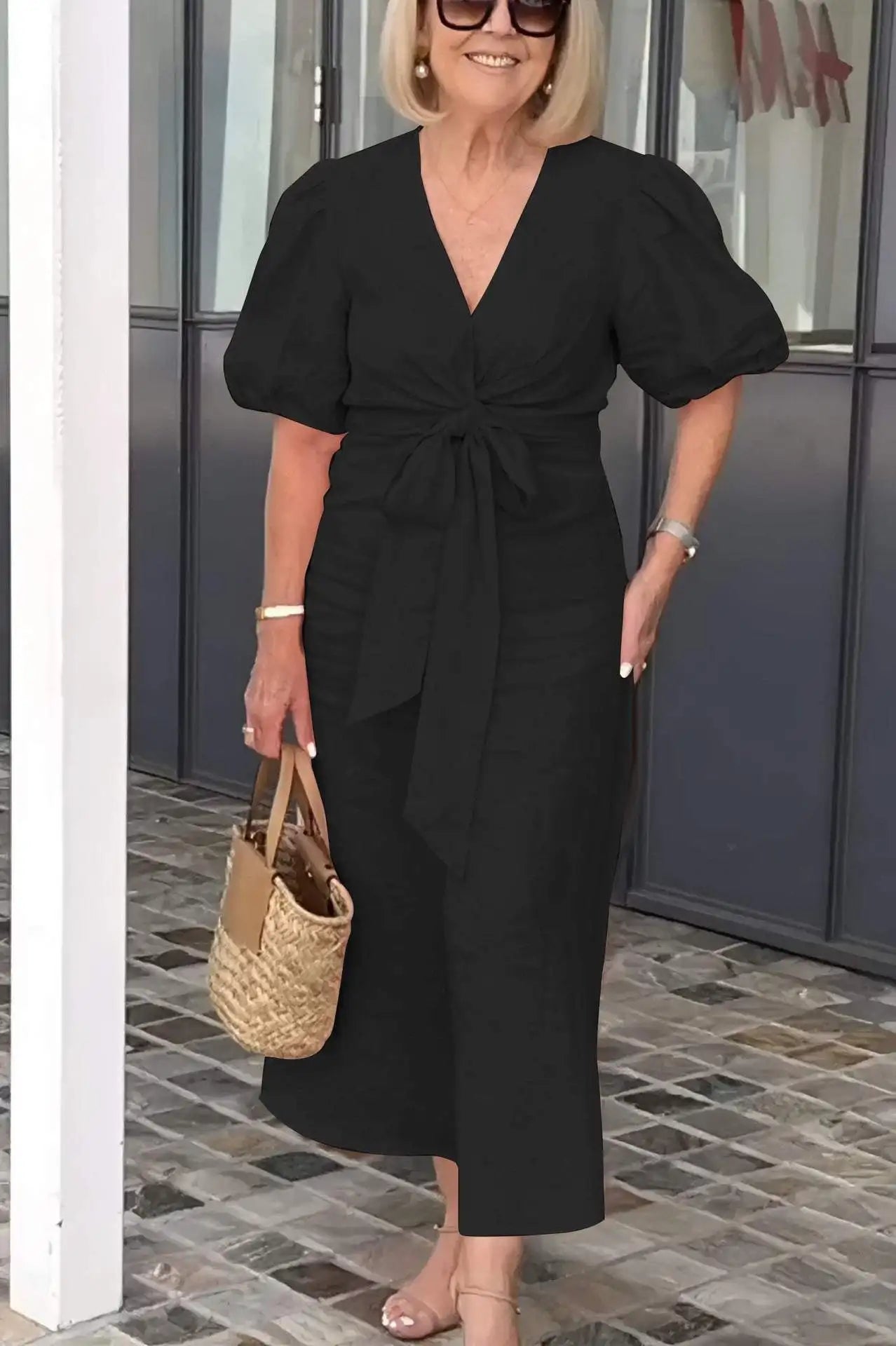 Elegantes Midikleid mit V-Ausschnitt – Produktansicht 6