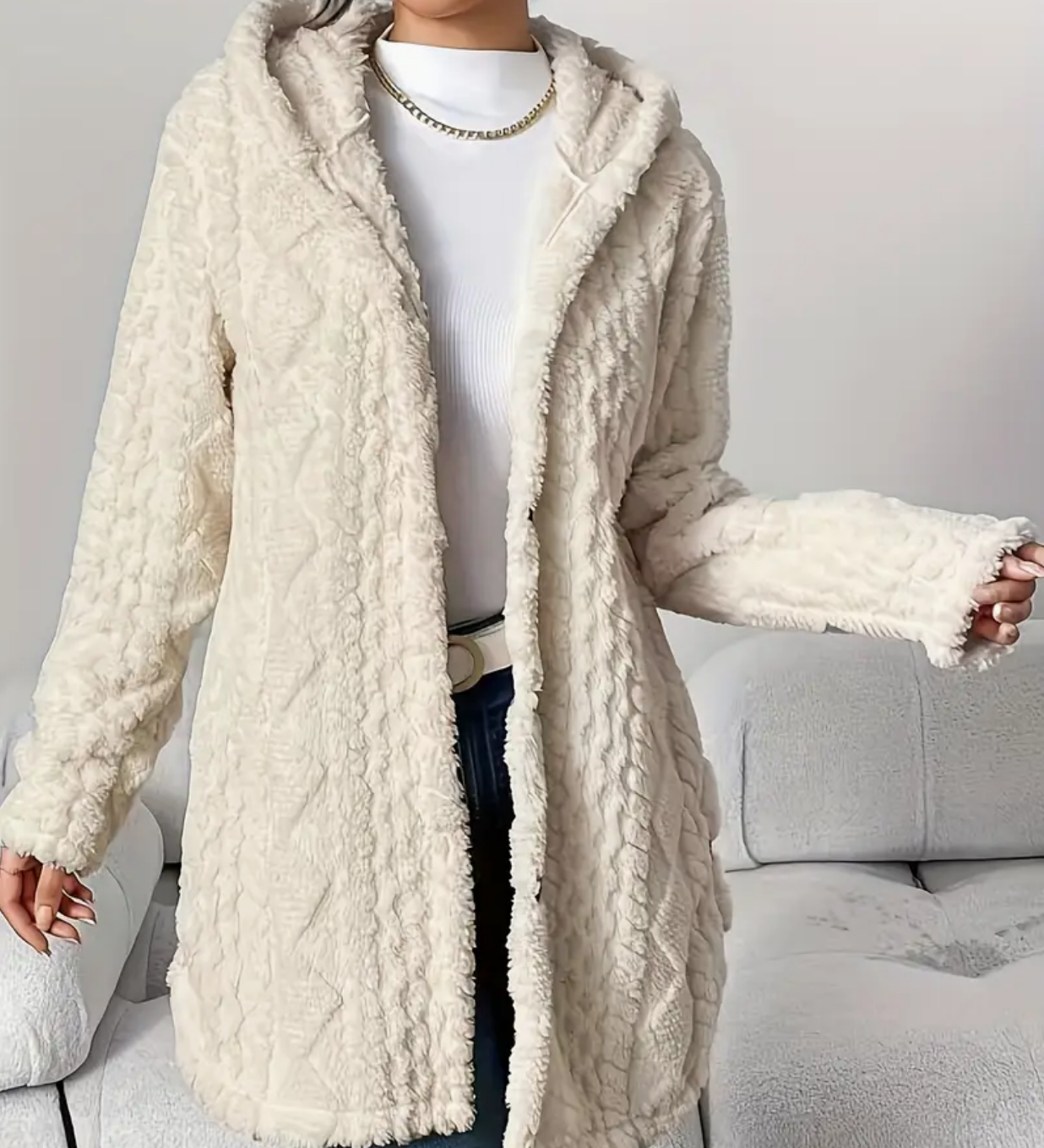 Strickjacke mit Kapuze und Zopfmuster – Produktansicht 2