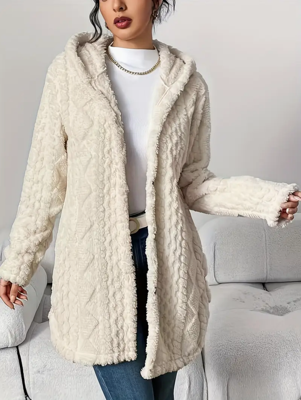 Strickjacke mit Kapuze und Zopfmuster – Produktansicht 2