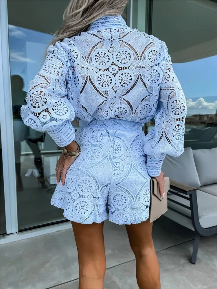 Elegantes zweiteiliges Ensemble mit Kleid mit Spitzendetails – Produktansicht 6