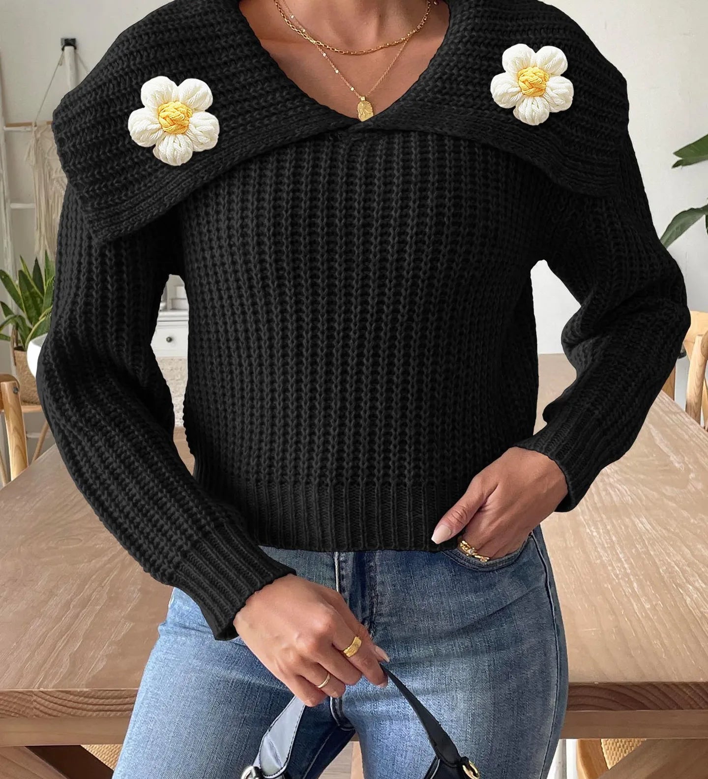 Eleganter Pullover mit verspieltem Blütenkragen – Produktansicht 2