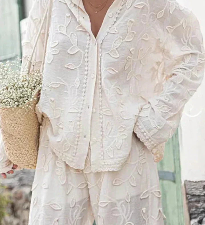 Elegantes Set aus Oberteil und Hose mit feiner Stickerei – Produktansicht 2
