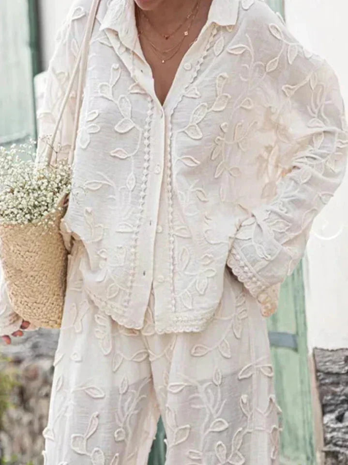 Elegantes Set aus Oberteil und Hose mit feiner Stickerei – Produktansicht 2