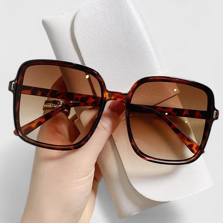 Stilvolle Sonnenbrille für jeden Anlass im Oversize-Schnitt – Produktansicht 6