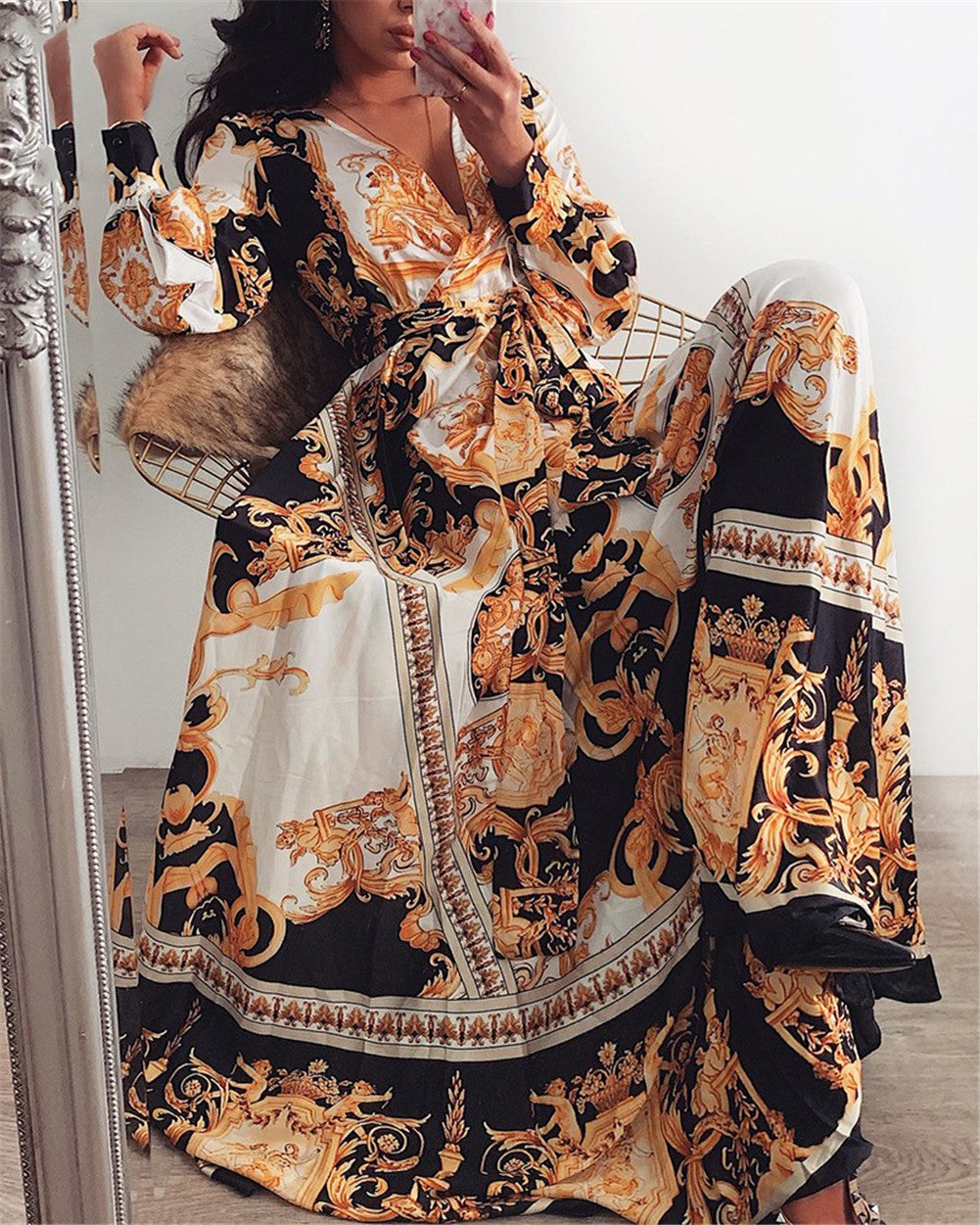 Bequemes Boho-Kleid mit buntem Druck mit Bindegürtel – Produktansicht 11