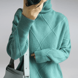 Gerippter Rollkragenpullover in lässiger Passform – Produktansicht 7