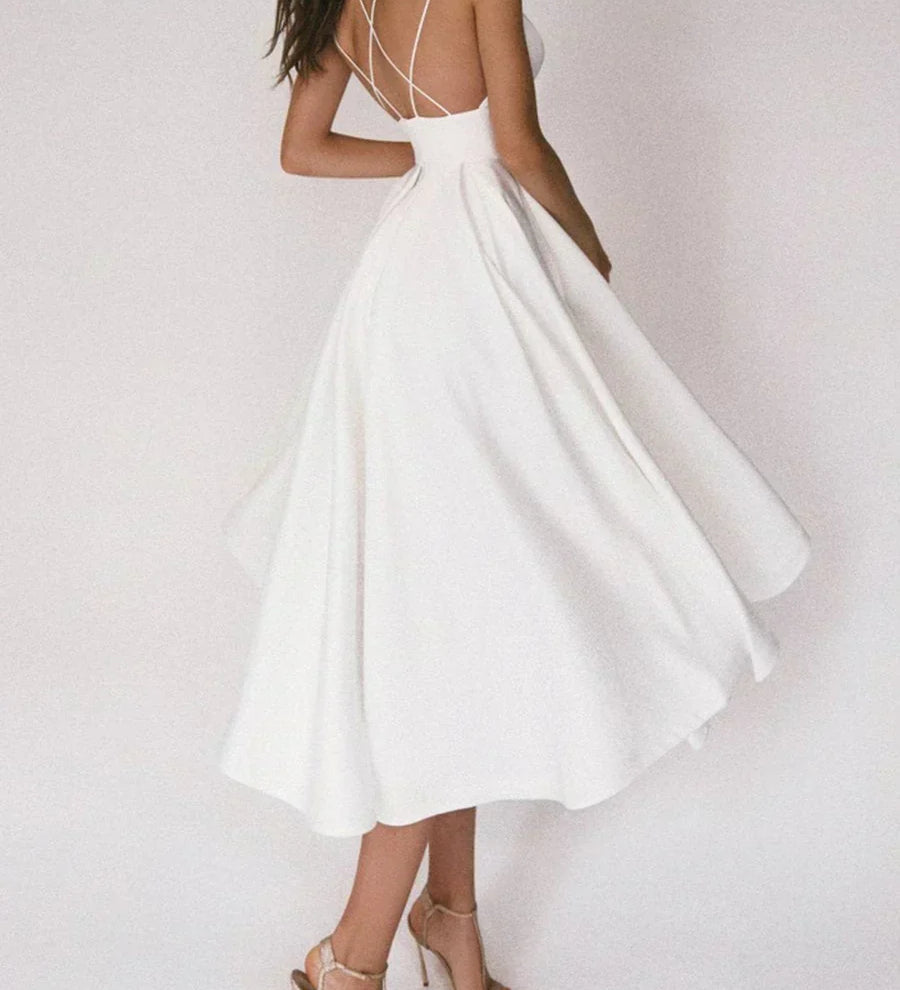 Stilvolles, minimalistisches Kleid – Produktansicht 2