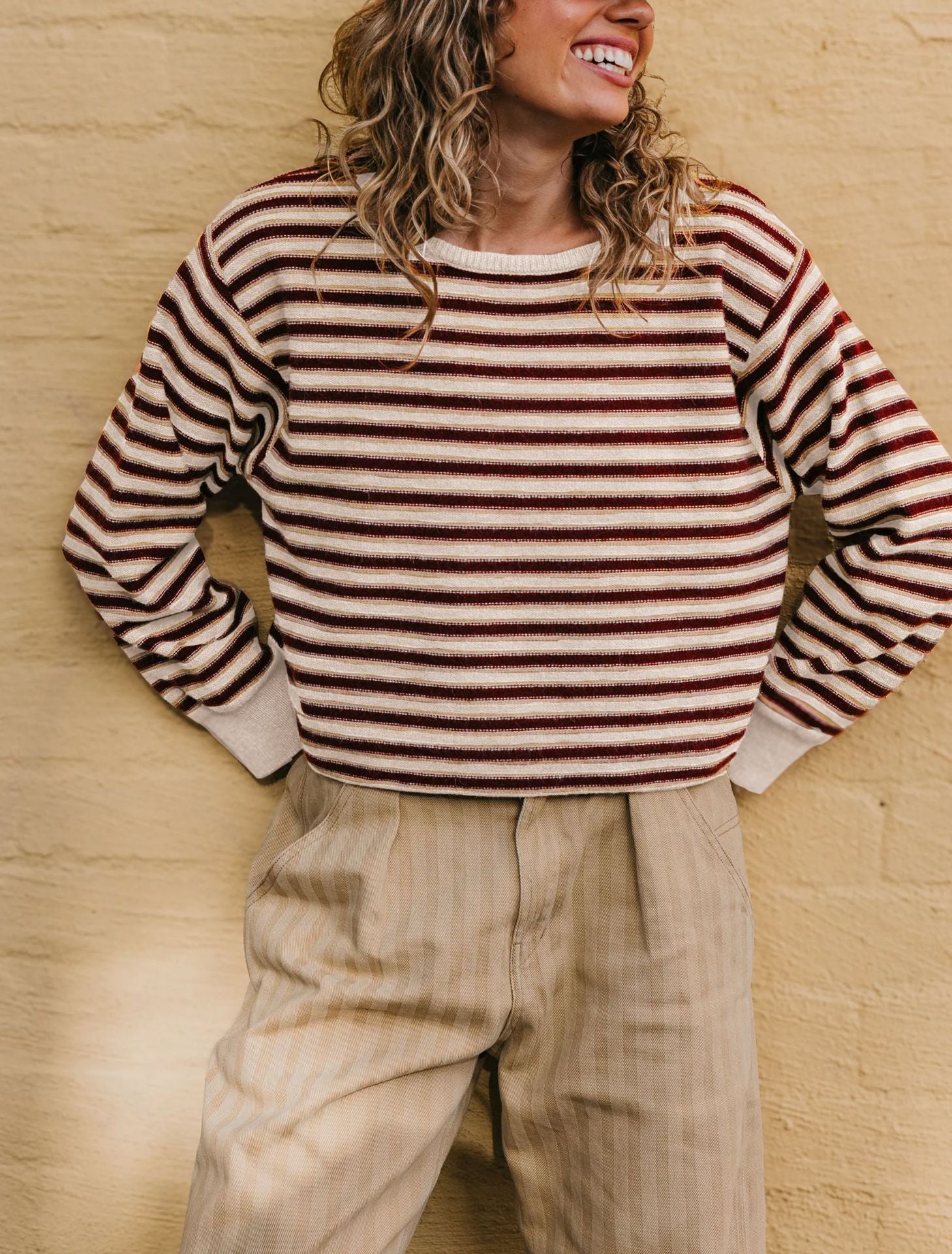 Gestreifter Colorblock-Pullover aus weichem Strick – Produktansicht 7