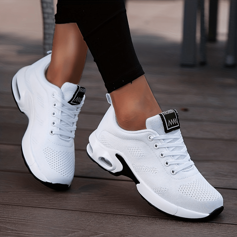 Bequeme Sneakers mit dämpfender Sohle – Produktansicht 1