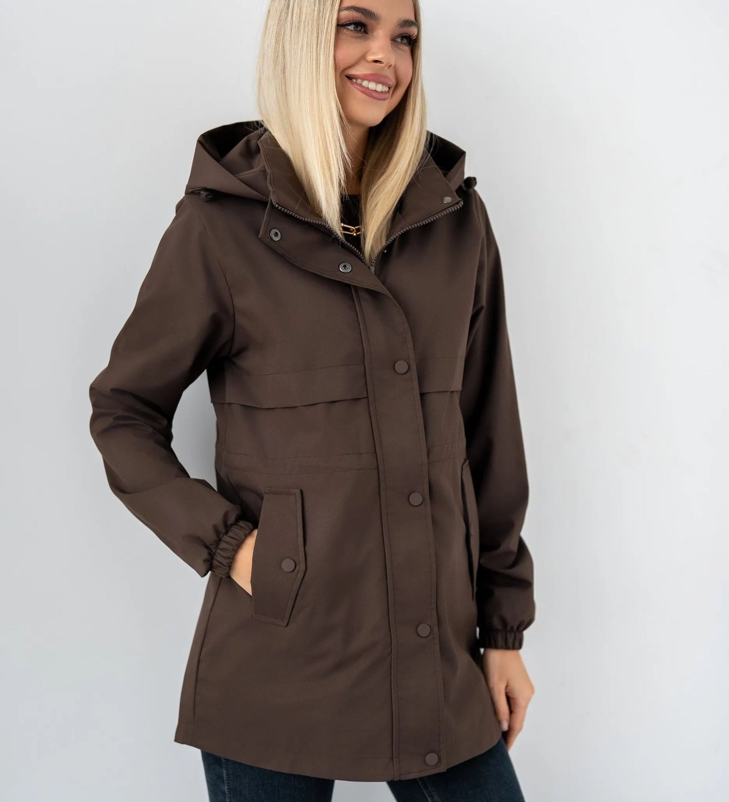 sportliche Kapuzenjacke – Produktansicht 12