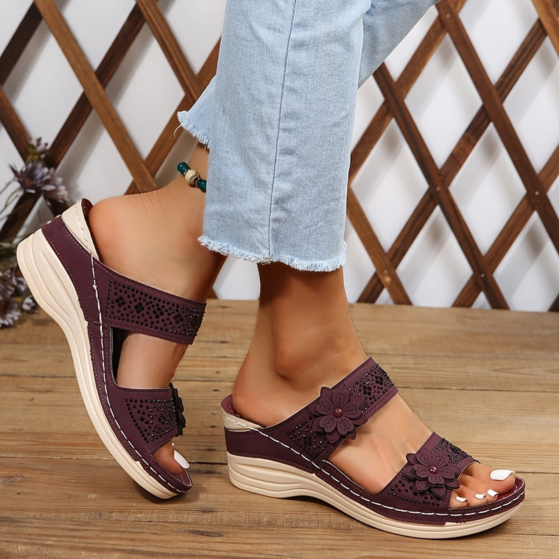 Bequeme Sandalen mit Keilabsatz – Produktansicht 10