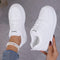 Bequeme Plateau-Sneaker in elegantem Design – Produktansicht 4