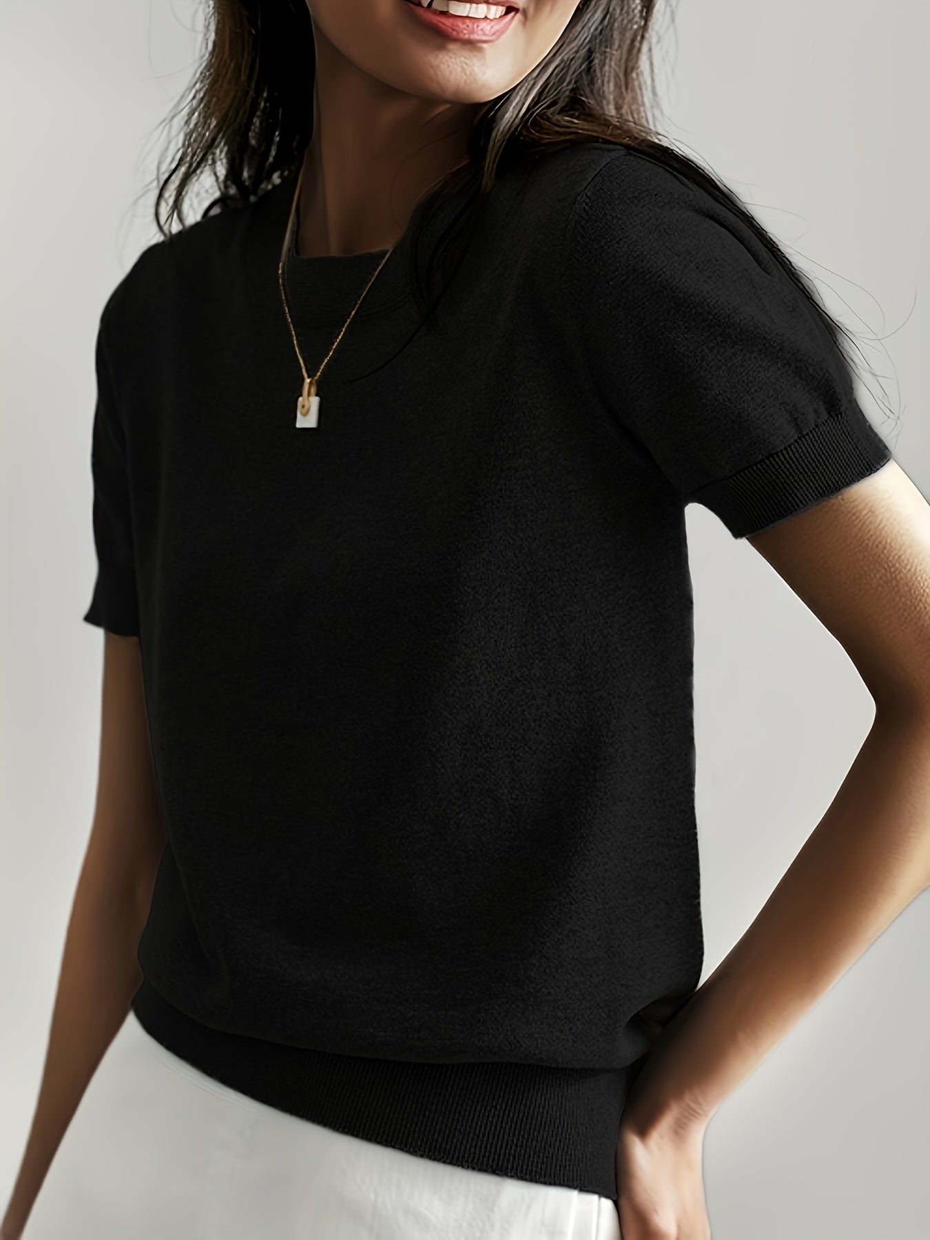 Kurzarm-T-Shirt in zeitlosem Stil – Produktansicht 8