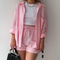 Bequemes Set aus Oberteil und Shorts – Produktansicht 6