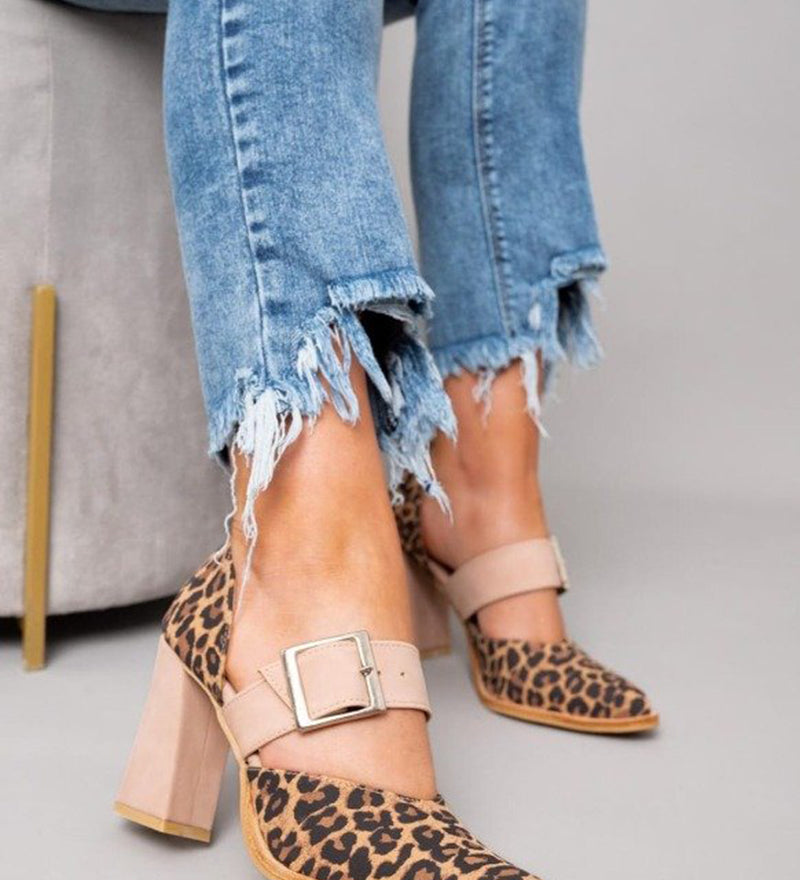 Elegante, bequeme Pumps mit Spitzendetails – Produktansicht 2